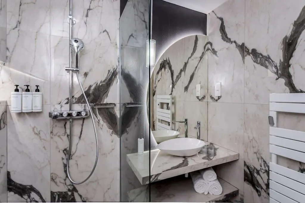 Luxury 5 Bedroom & 5 Bathroom Suite - Eiffel Tower Paris Apartment