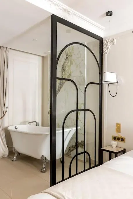 Luxury 5 Bedroom & 5 Bathroom Suite - Eiffel Tower Paris