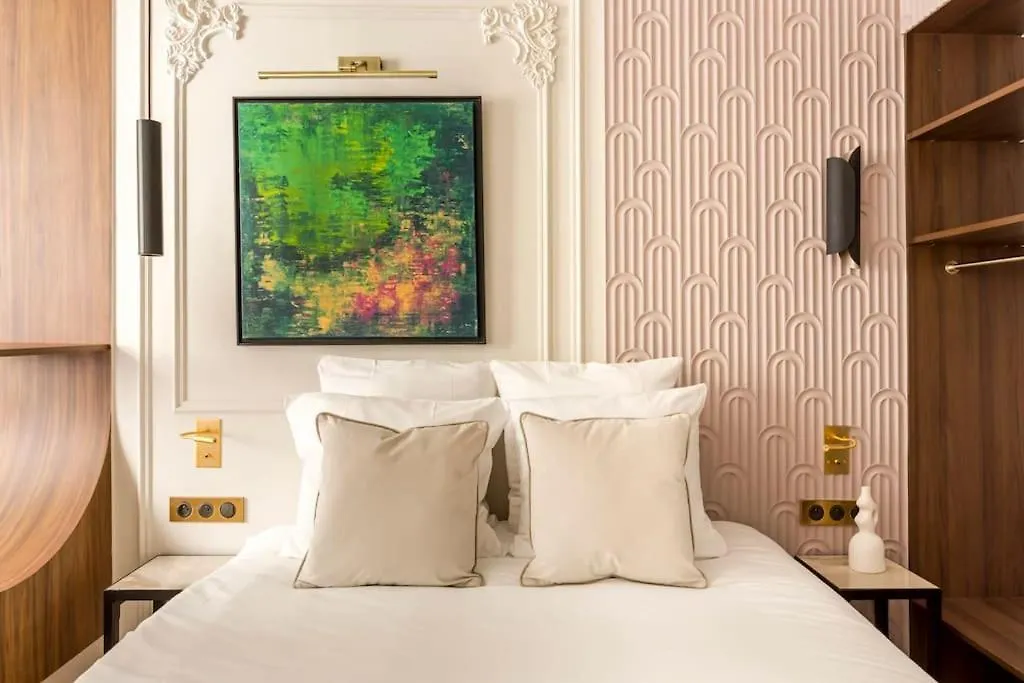 Luxury 5 Bedroom & 5 Bathroom Suite - Eiffel Tower Paris