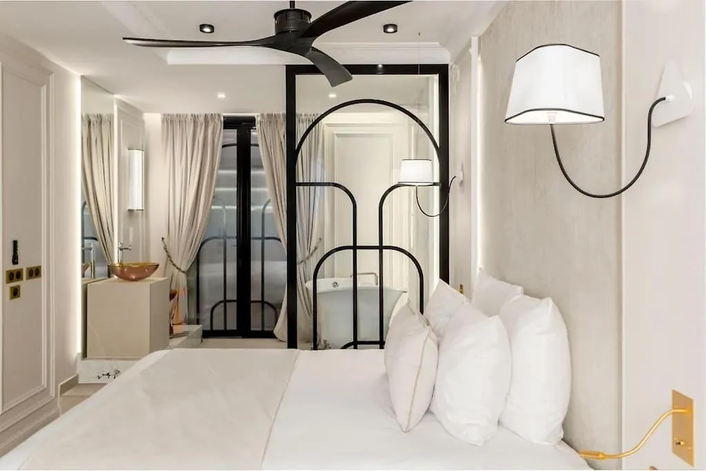 Luxury 5 Bedroom & 5 Bathroom Suite - Eiffel Tower Paris Apartment