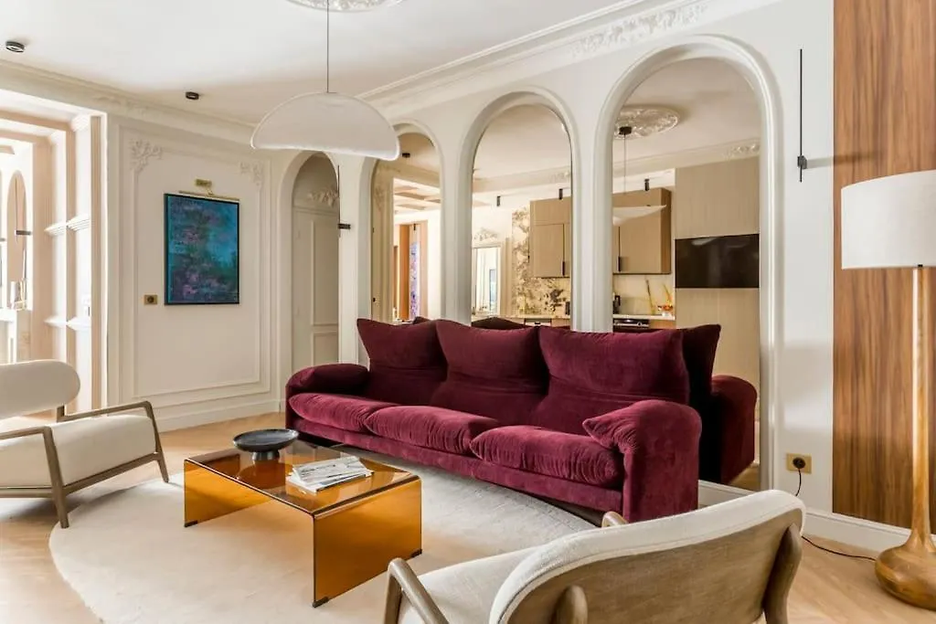 Luxury 5 Bedroom & 5 Bathroom Suite - Eiffel Tower Paris France