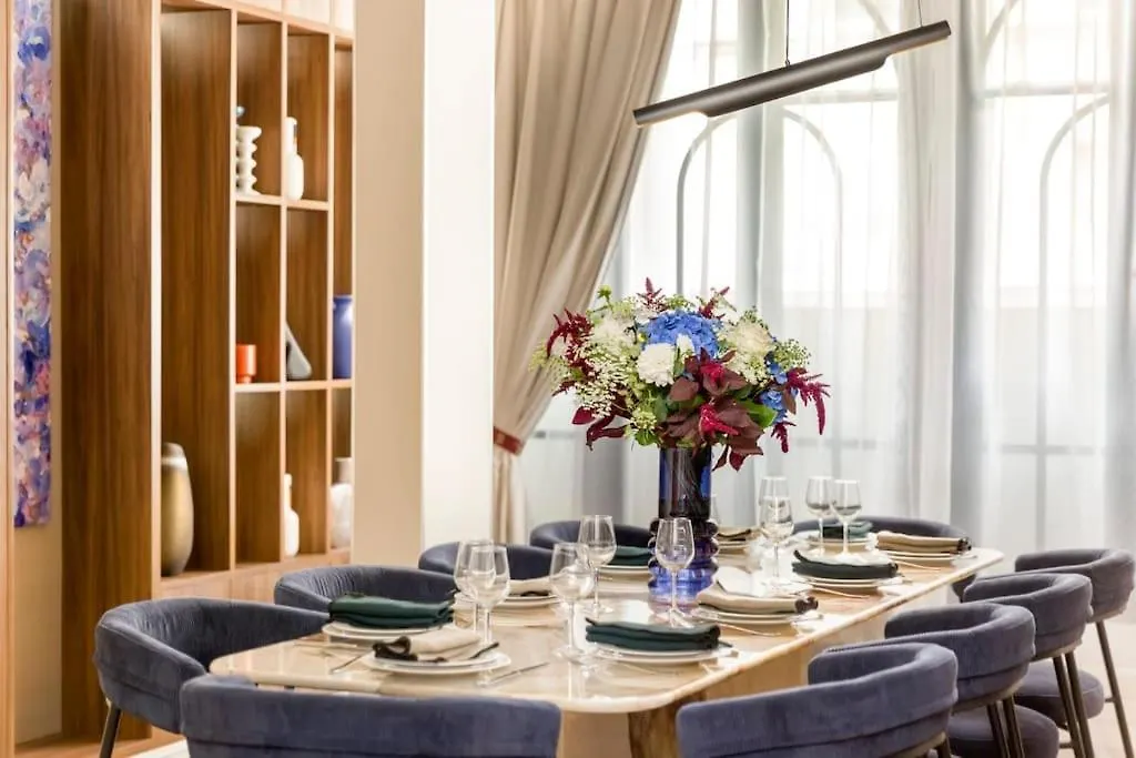 Luxury 5 Bedroom & 5 Bathroom Suite - Eiffel Tower Paris France
