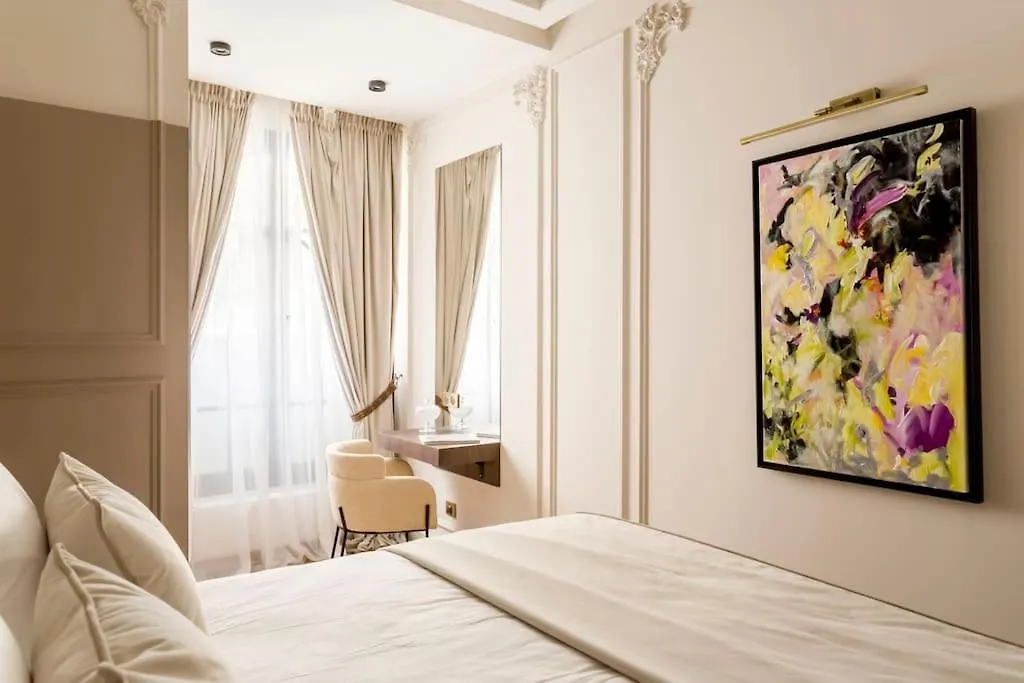 Luxury 5 Bedroom & 5 Bathroom Suite - Eiffel Tower Paris 0*,  France