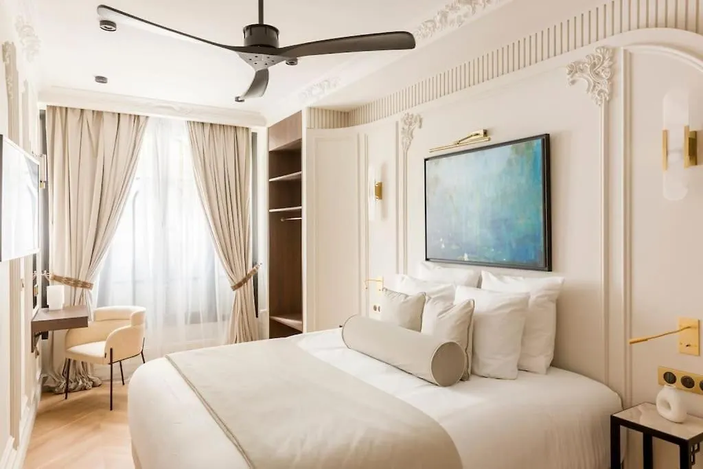 Luxury 5 Bedroom & 5 Bathroom Suite - Eiffel Tower Paris Apartment