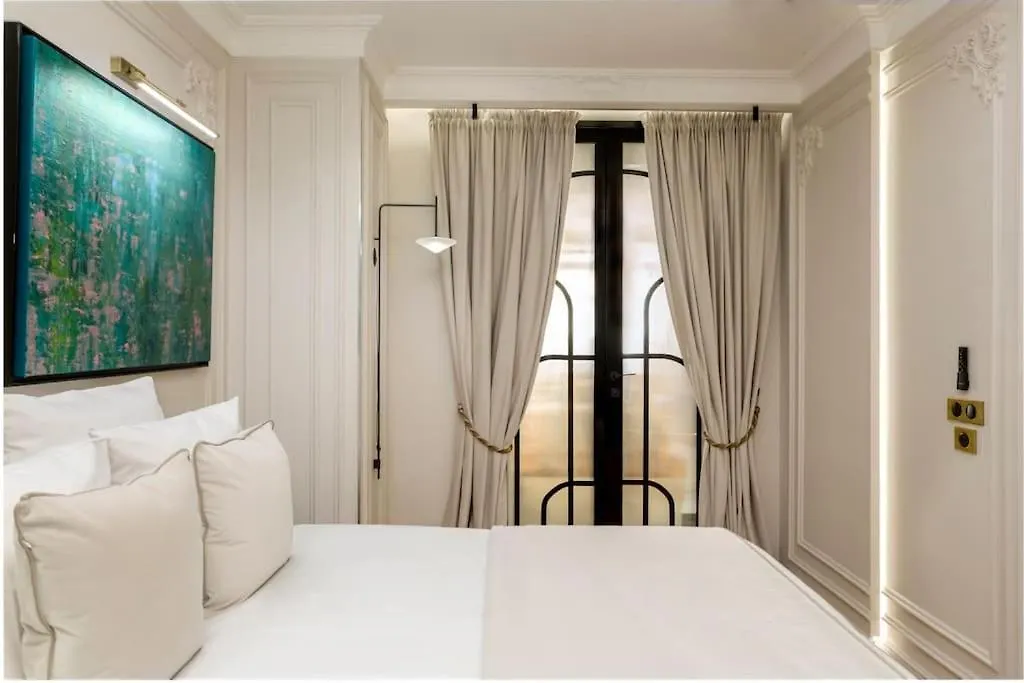 Luxury 5 Bedroom & 5 Bathroom Suite - Eiffel Tower Paris 0*,  France