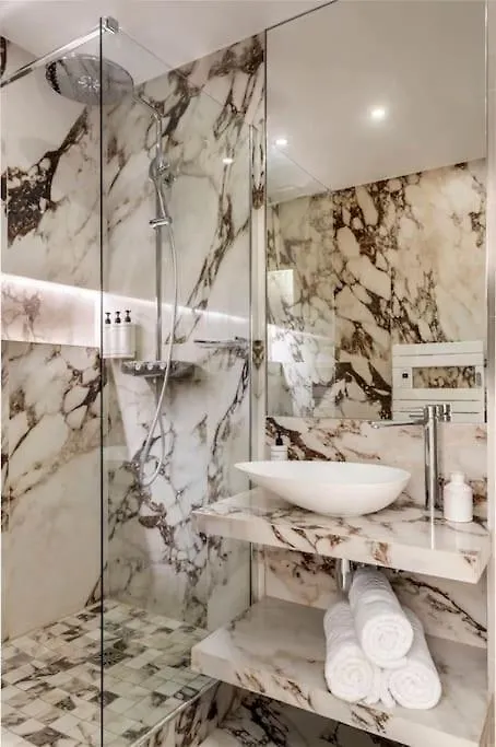 Luxury 5 Bedroom & 5 Bathroom Suite - Eiffel Tower Paris 0*,